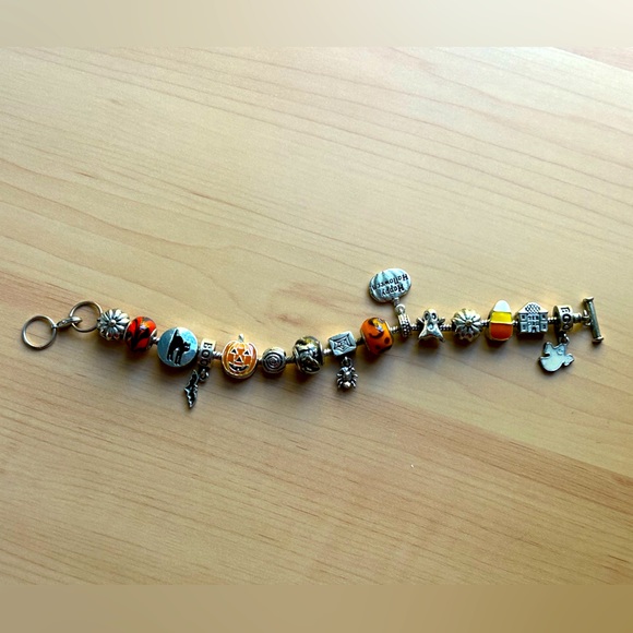 Vintage Willabee & Ward October Halloween Bracelet Pumpkins Ghosts Cat - Picture 1 of 10